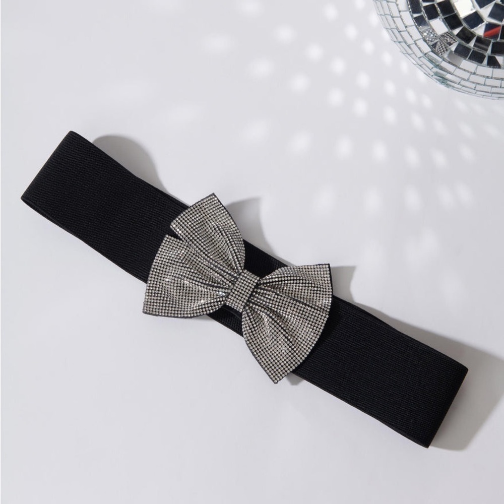 NWOT BLACK ELASTIC BELT WITH GLASS RHINESTONE COVER BOW BUCKLE 28.5” LONG
